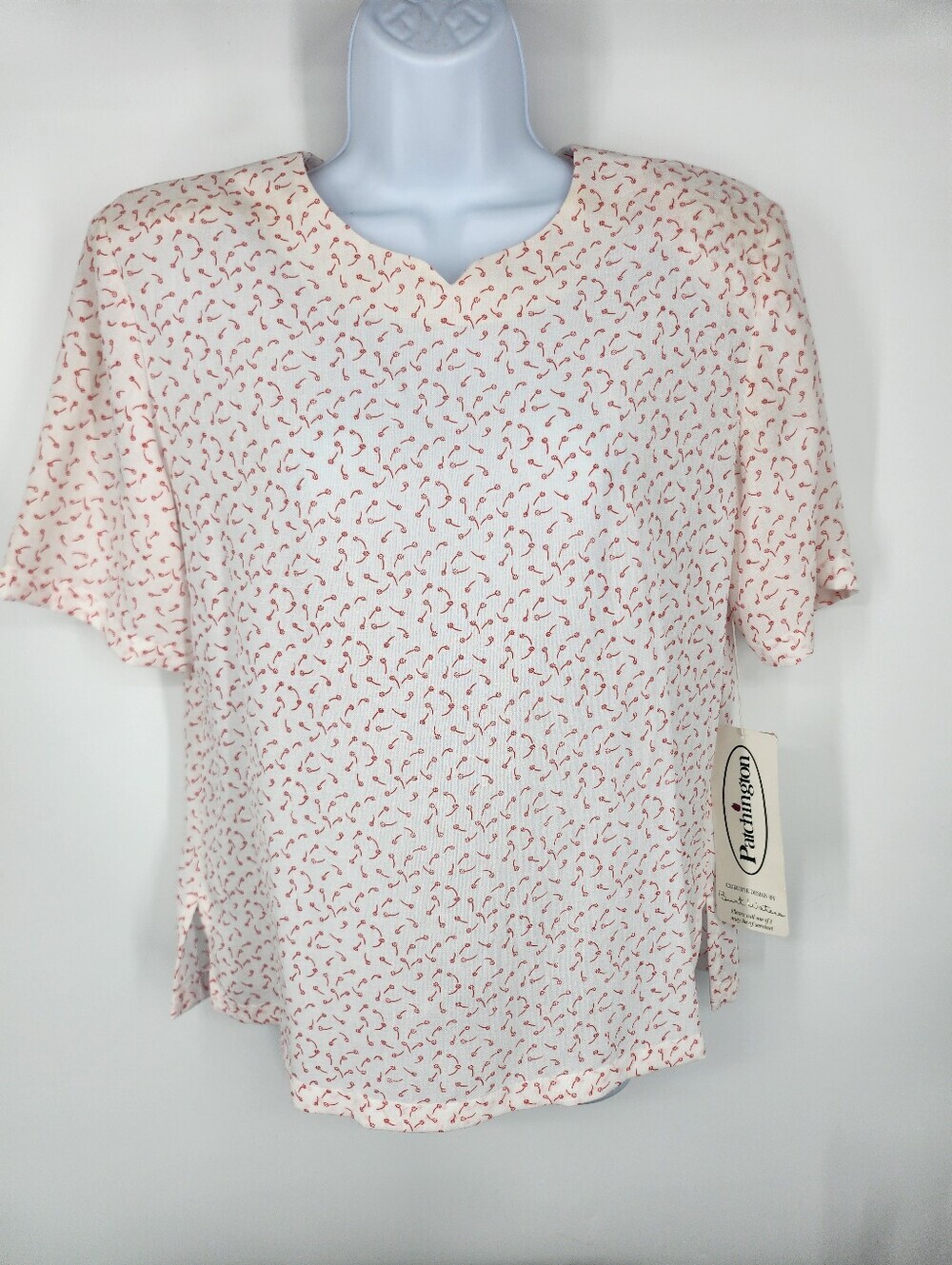 Patchington NWT Small Petite Blouse Red Floral V-Neck Short Sleeve Top